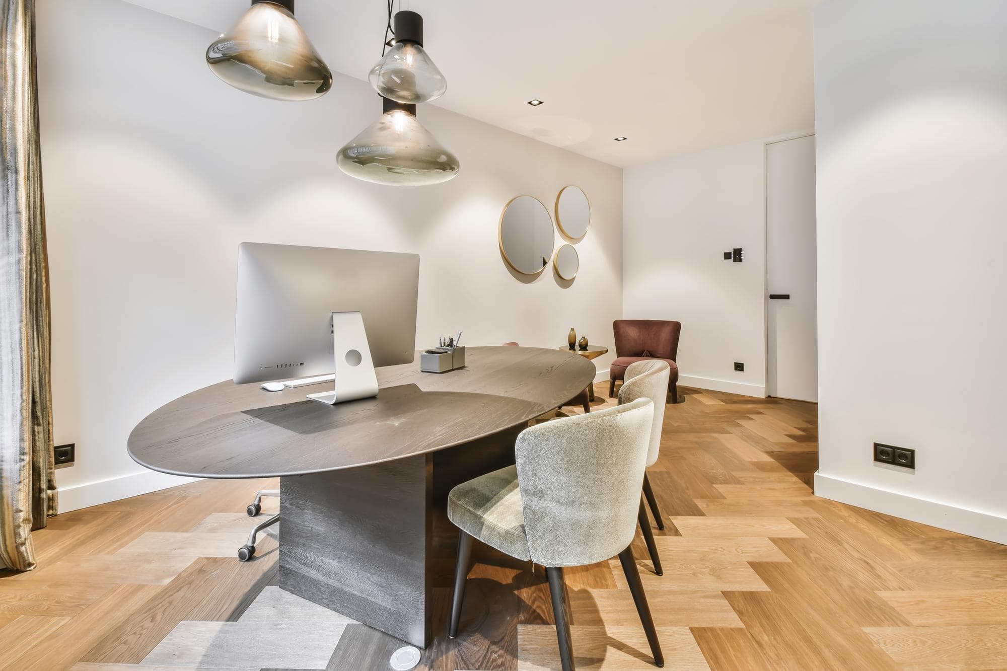 De ovale eettafel wint terrein